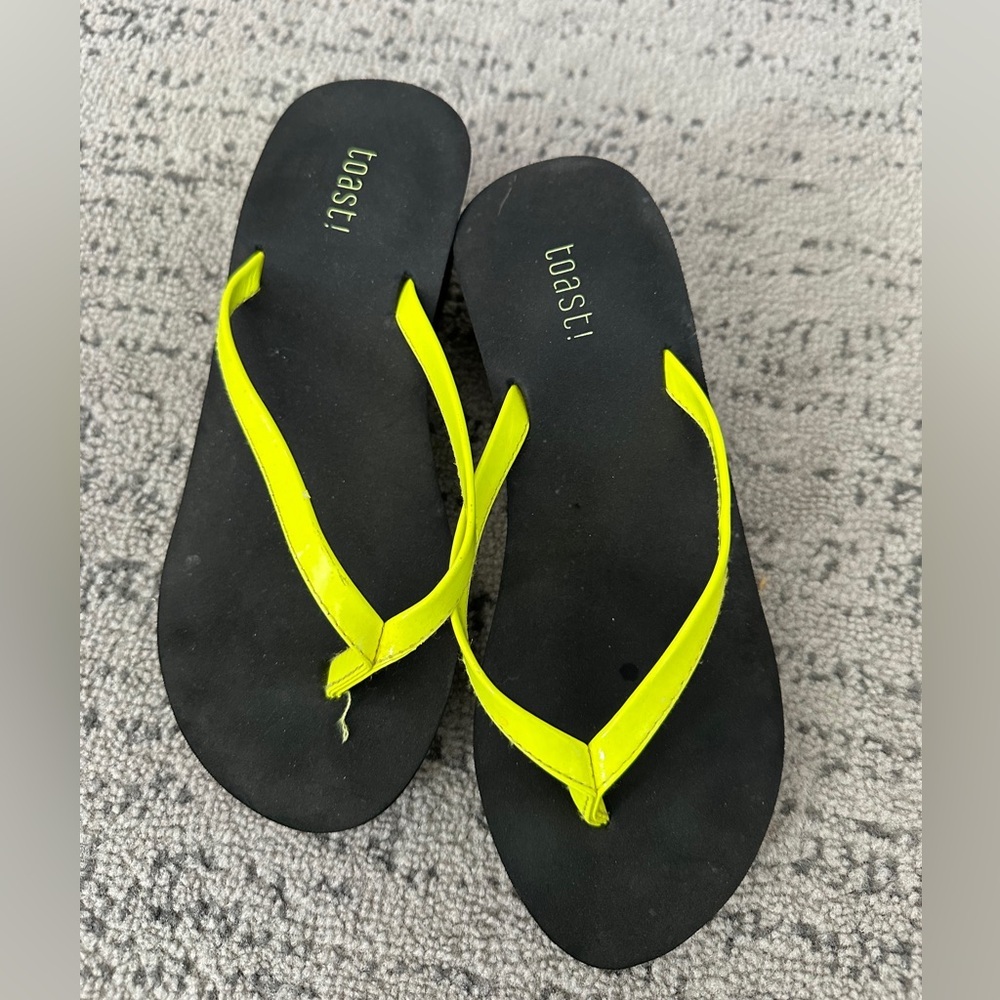 Toast Women's Black and Yellow Sandals